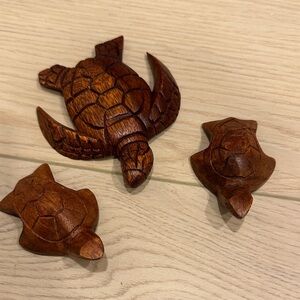 NEW Wooden Turtle Figurines Set